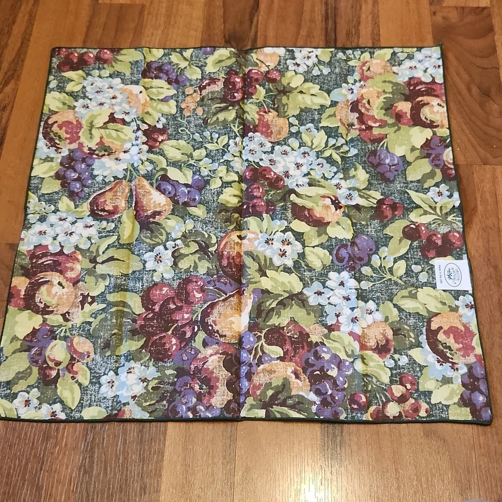 Laura Ashley Cloth Napkins Set of Five Rubens Green Floral Fruit Print New! NWT